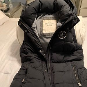 Black Abercrombie Outdoor vest with good